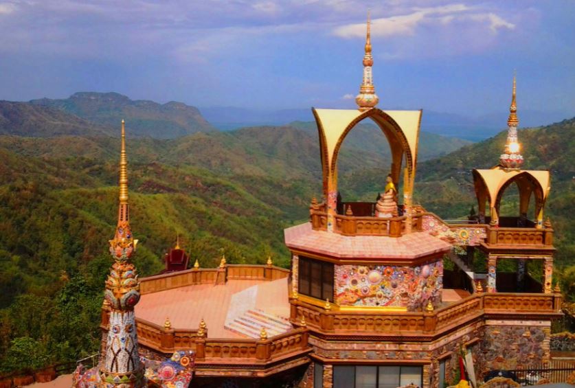 Wat Pha Sorn Kaew, colorful mosaic tiles, huge temple