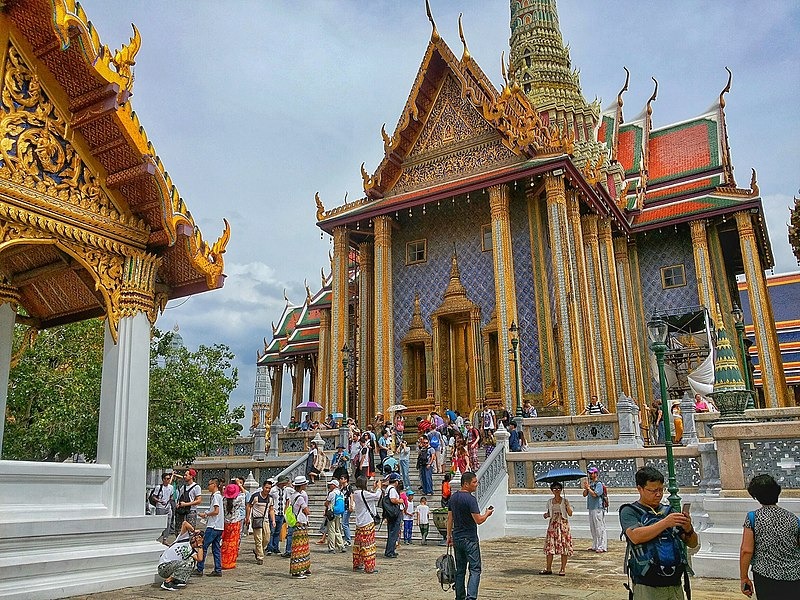 How to Stay Healthy When Traveling to Bangkok